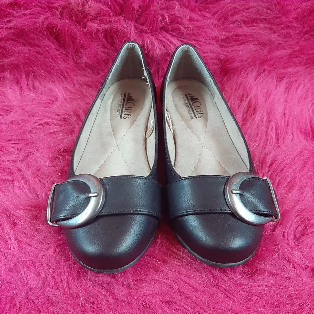 Missy Cliffs Black Flats Size 5W Wide Buckle Slip On Comfort Shoes